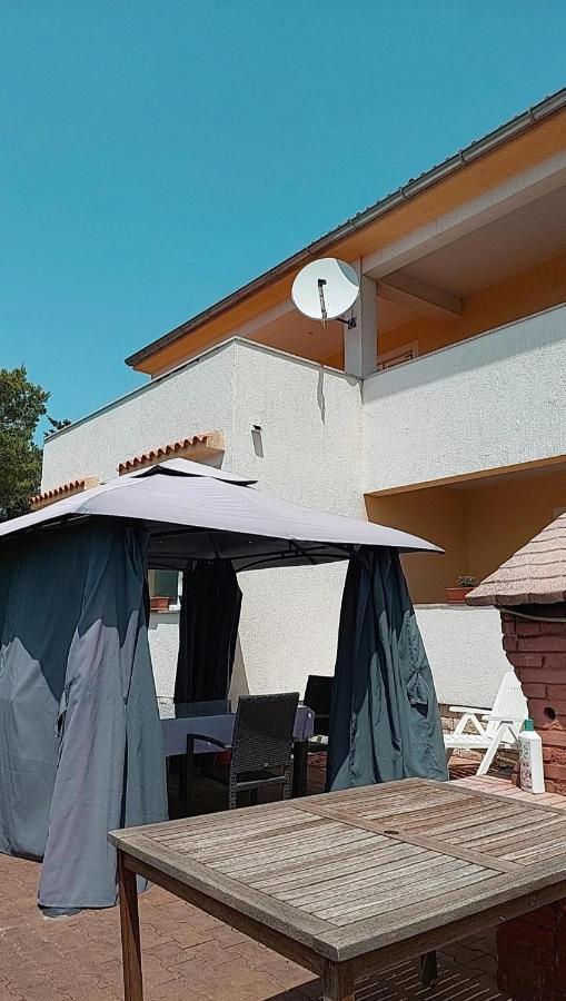 Apartmani Katarina Mundanije Luaran gambar