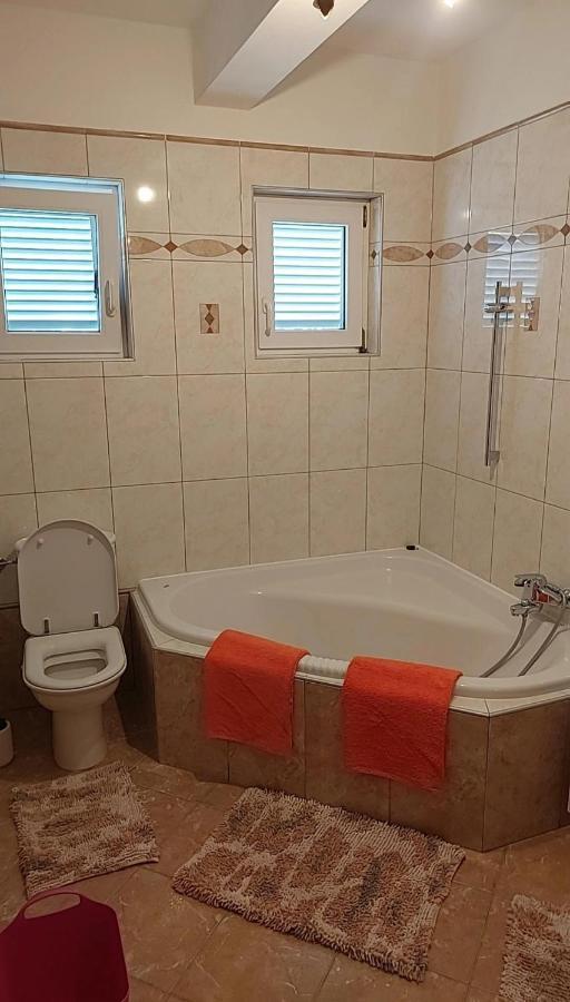 Apartmani Katarina Mundanije Luaran gambar