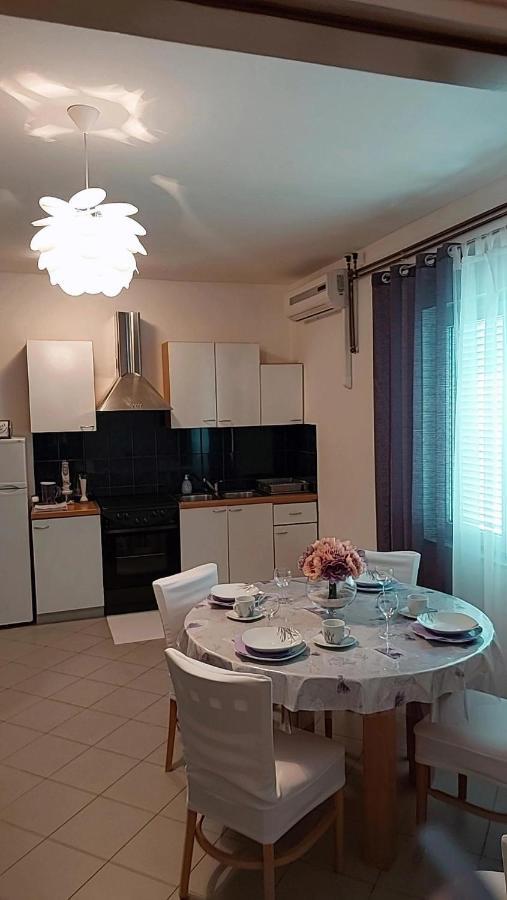 Apartmani Katarina Mundanije Luaran gambar